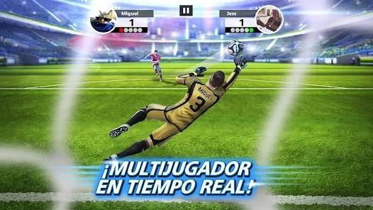 Descarga Football Strike MOD APK con Siempre Anota y Estúpidos Enemigos para Android Gratis 3